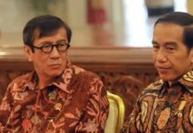 Presiden Jokowi Copot Yasonna Laoly dari Jabatan Menteri Presiden Jokowi Bersama Menkumham Yasonna Laoly. (ist)