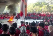 Mahasiswa Unhas Tuntut Reformasi Kepolisian Pasca Tragedi Barakuda